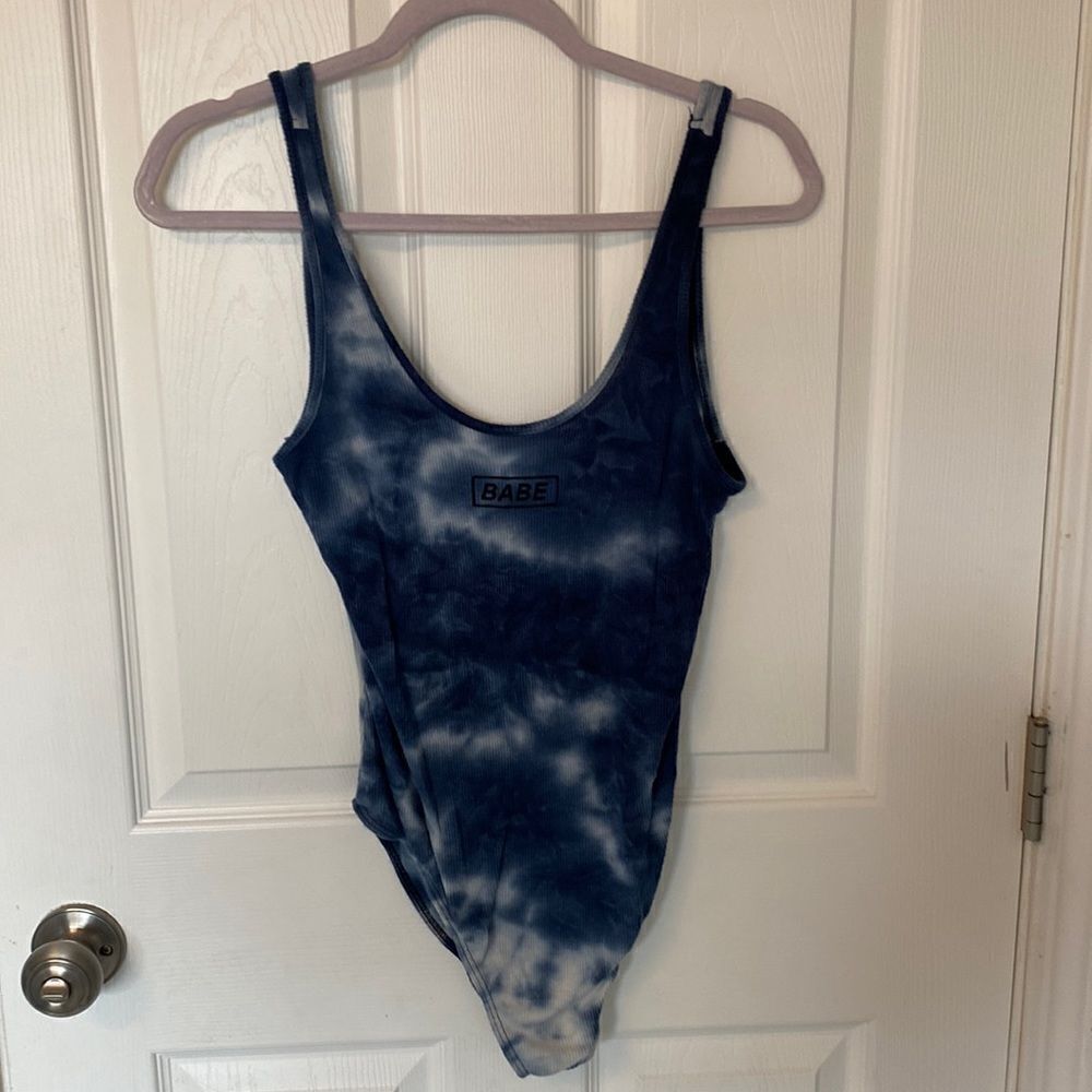 LA Hearts- Tie Dye body suit-BABE- Size large